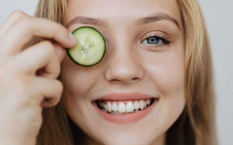 Recept Okurkové smoothie s řapíkatým celerem a hruškou - nejsmoothie.cz